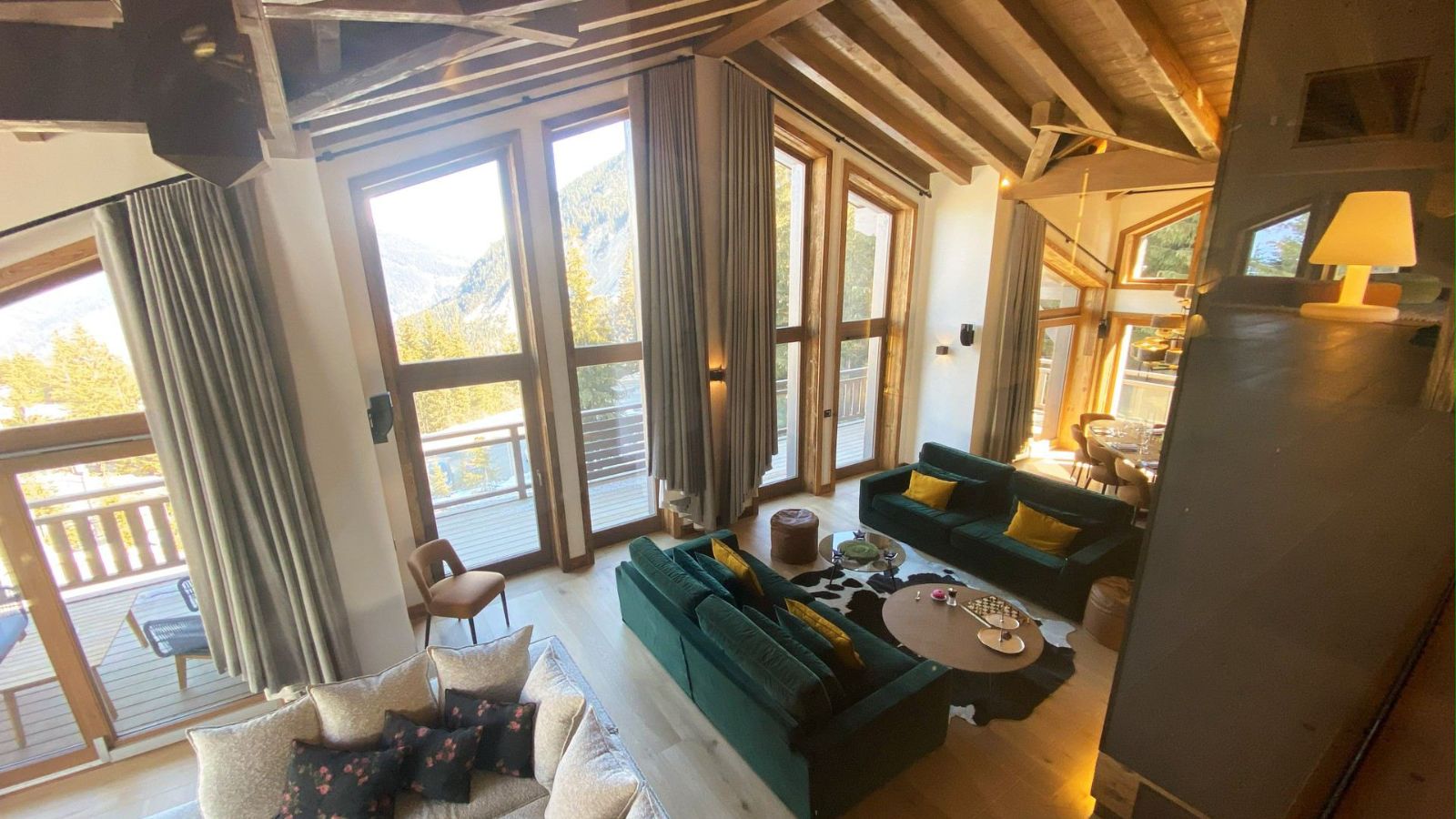 Luxury-Ski-chalet-Courchevel-1650-chalet-Centenary-Oxford-Ski-Lounge.jpg