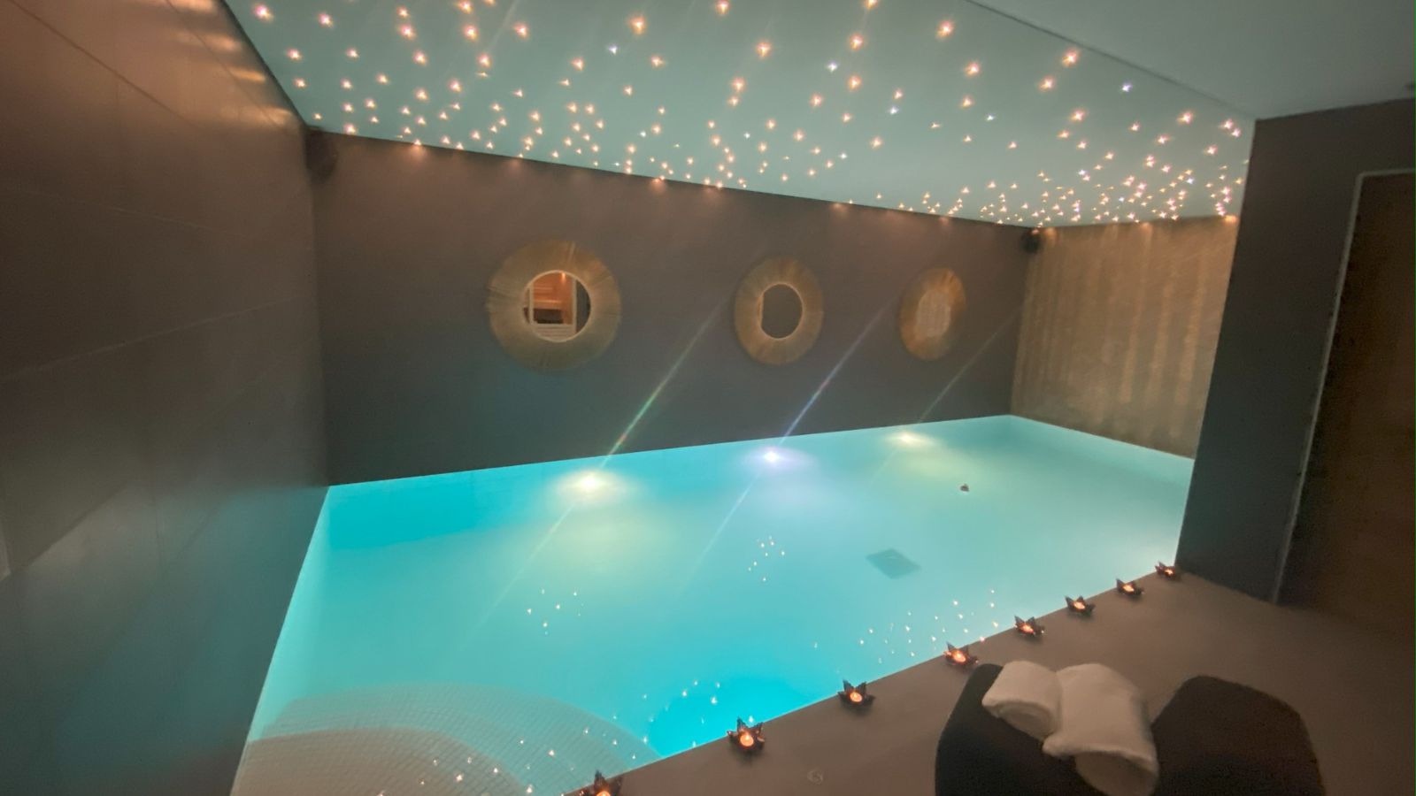 Luxury-Ski-chalet-Courchevel-1650-chalet-Centenary-Oxford-Ski-Swimming-Pool (6).jpg