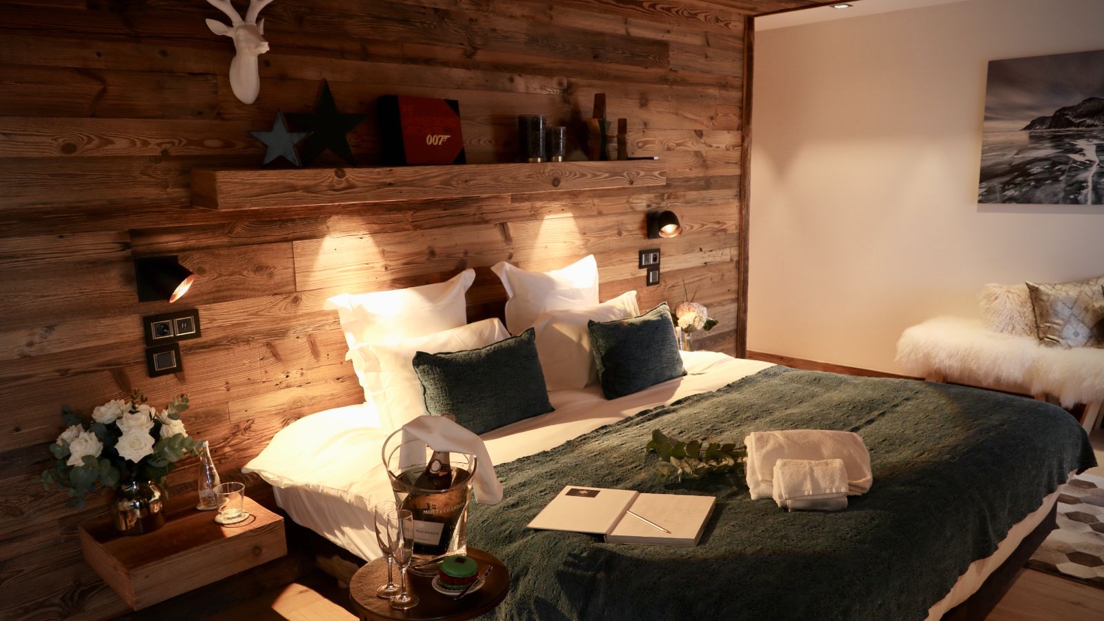 Luxury-ski-chalet-Courchevel 1650- Chalet Centenary-oxford-ski-Bedroom(2).JPG