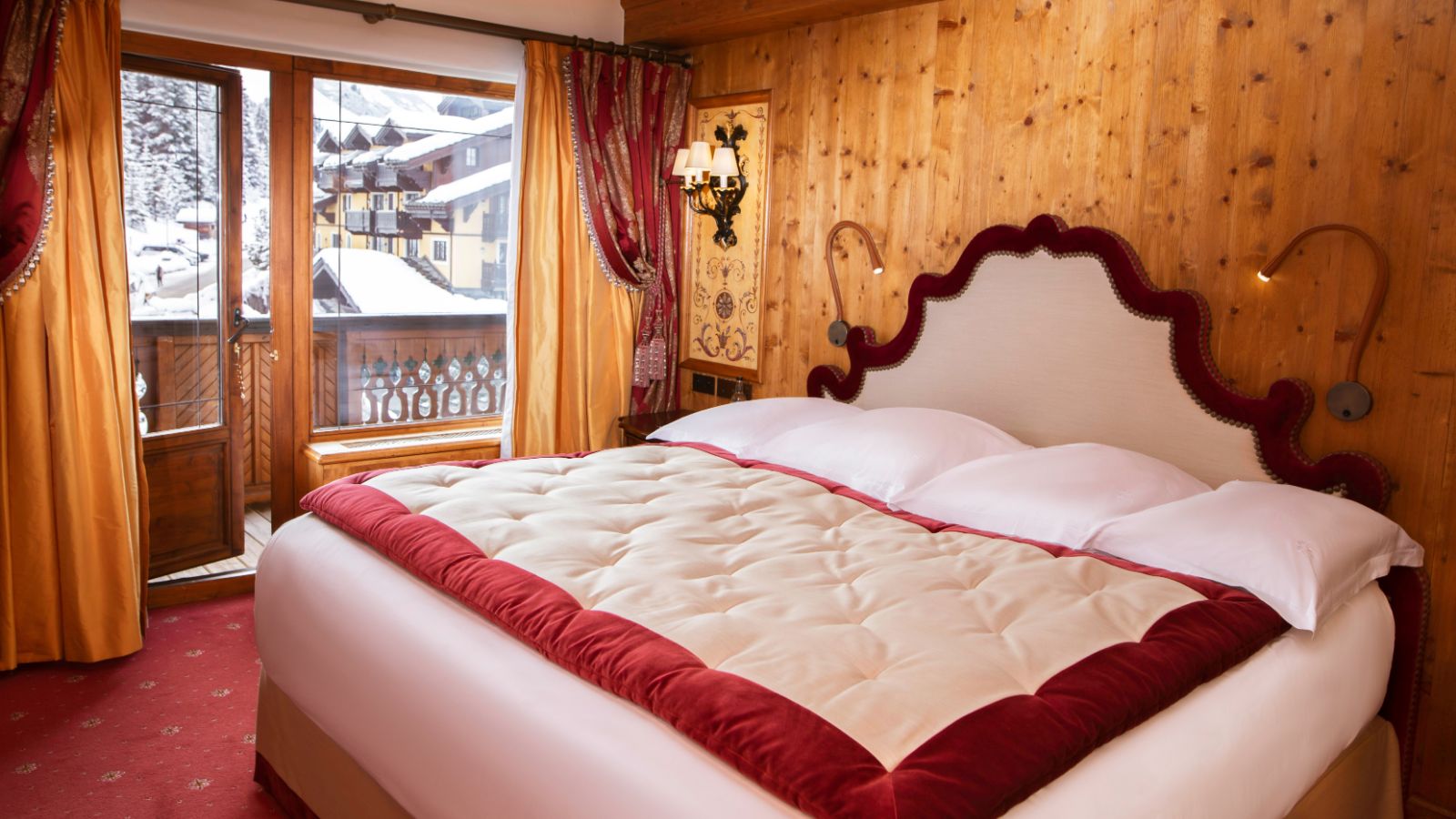Luxury-ski-penthouse-lesairelles-oxfordski-bed.jpg