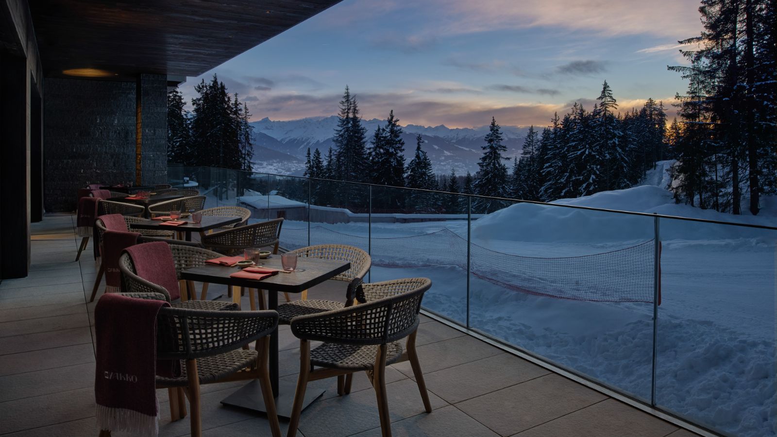 Luxury-Ski-Hotel-Crans-Montana-Six-Senses-Crans-Montana-Oxford-Ski-Byakko.jpg