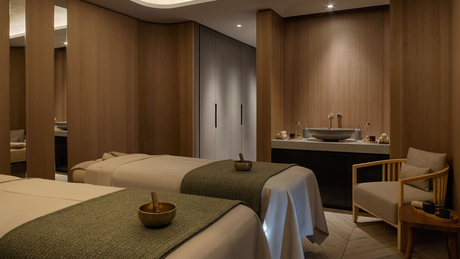 Luxury-Ski-Hotel-Crans-Montana-Six-Senses-Crans-Montana-Oxford-Ski-Treatments.jpg