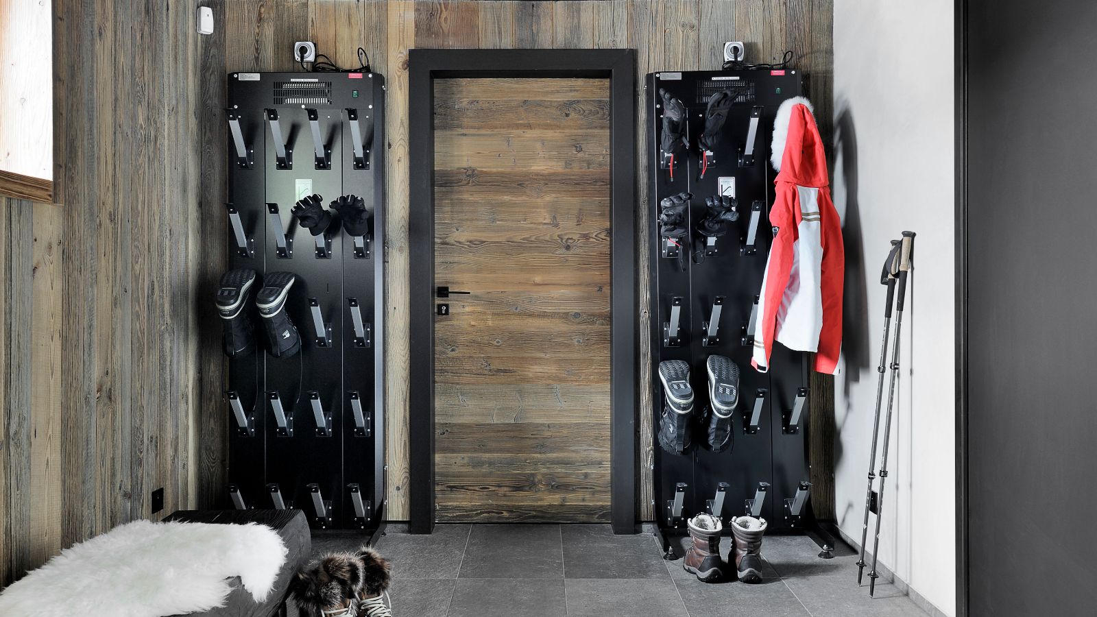 Luxury-ski-chalet-megeve-osc-otoctone-bootroom.jpg