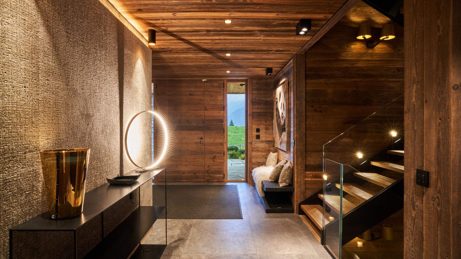 Luxury-ski-chalet-megeve-osc-otoctone-entrance.jpg