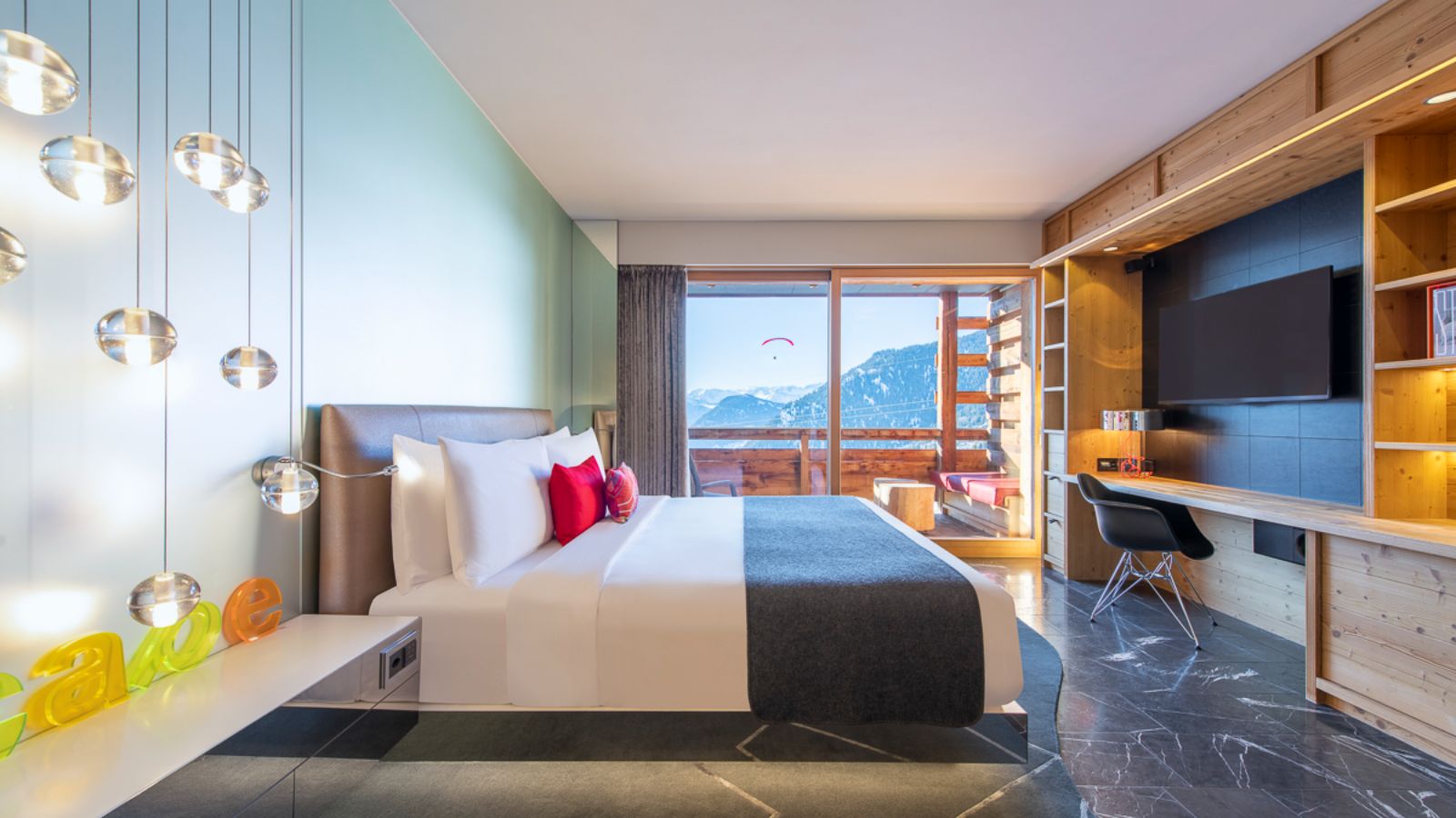 Luxury-Ski-Hotel-Verbier-W Verbier-Oxford-Ski-Bedroom(2).jpg