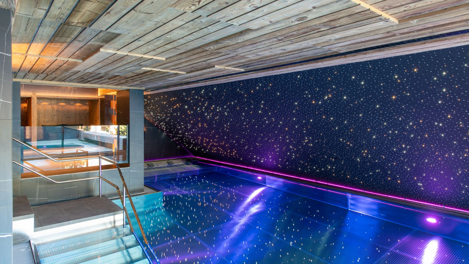 Luxury-Ski-Hotel-Verbier-W Verbier-Oxford-Ski-Pool(1).jpg