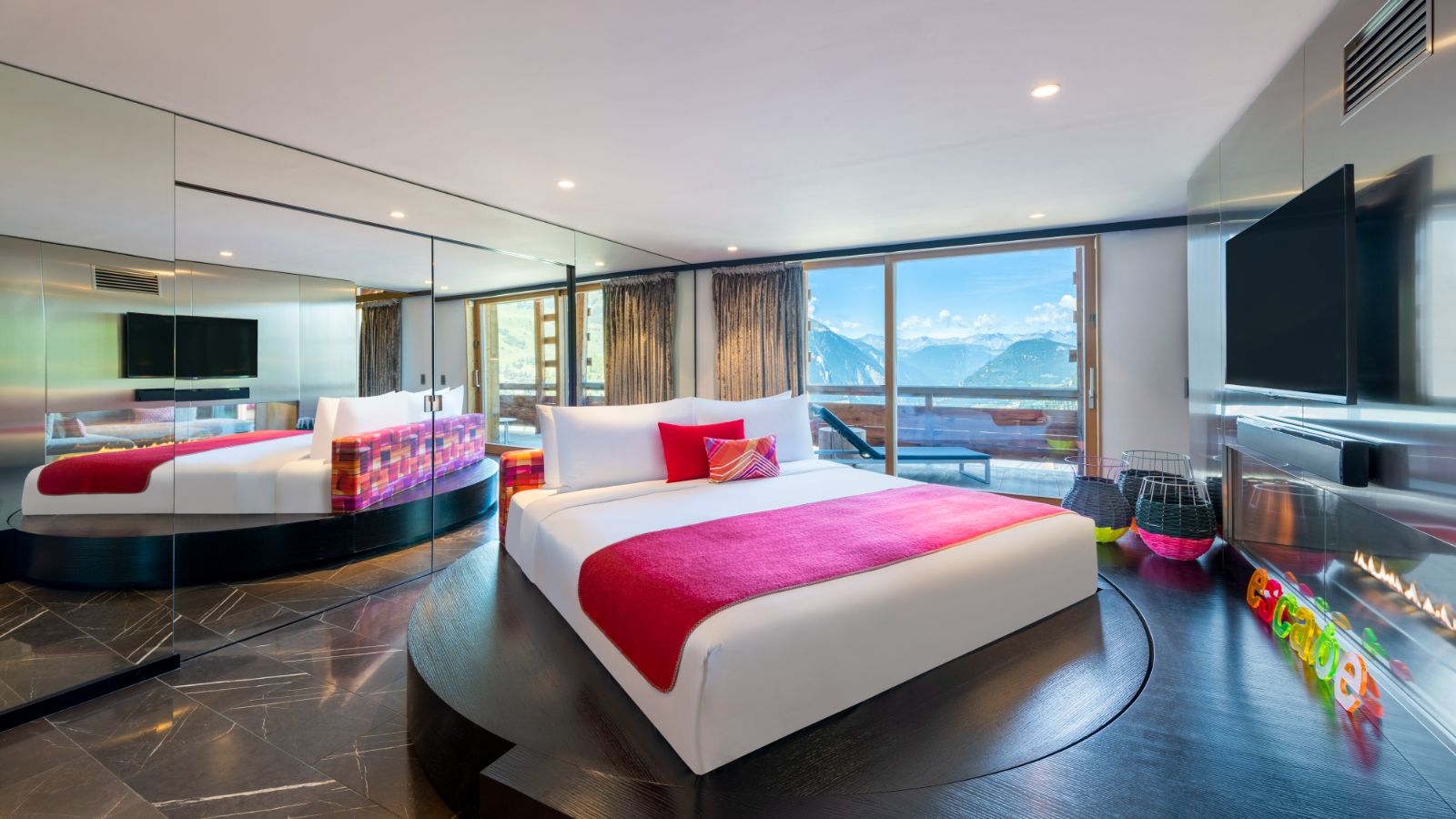 Luxury-Ski-Hotel-Verbier-W Verbier-Oxford-Ski-Bedroom(1).jpg