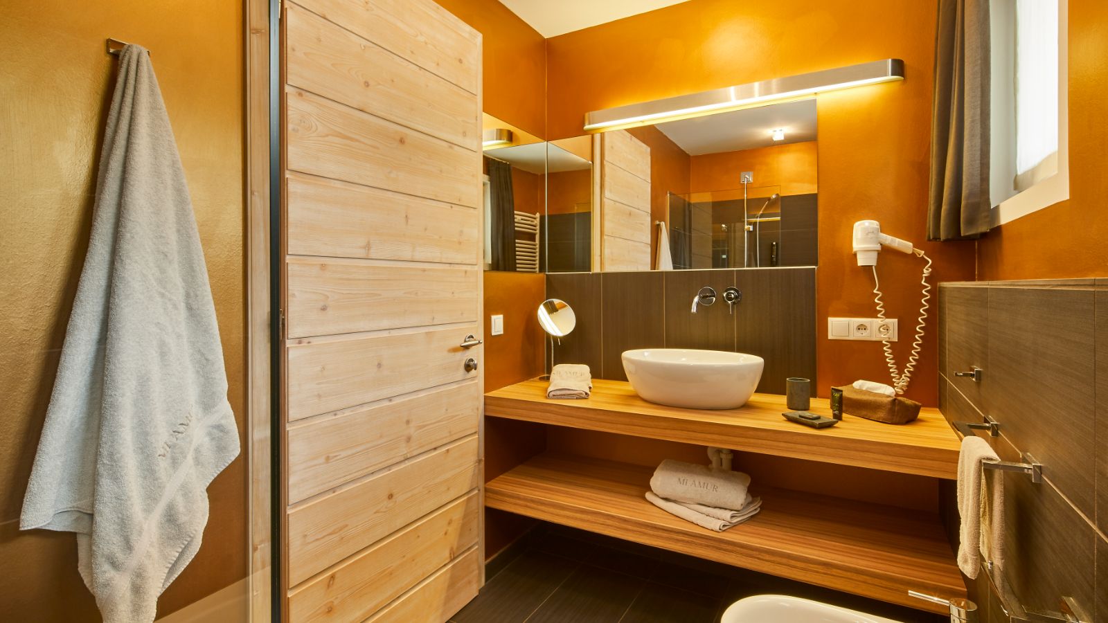 Luxury-Ski-Chalet-Alta-Badia-Mi-Amur-Oxford-Ski-Bathroom2.jpg