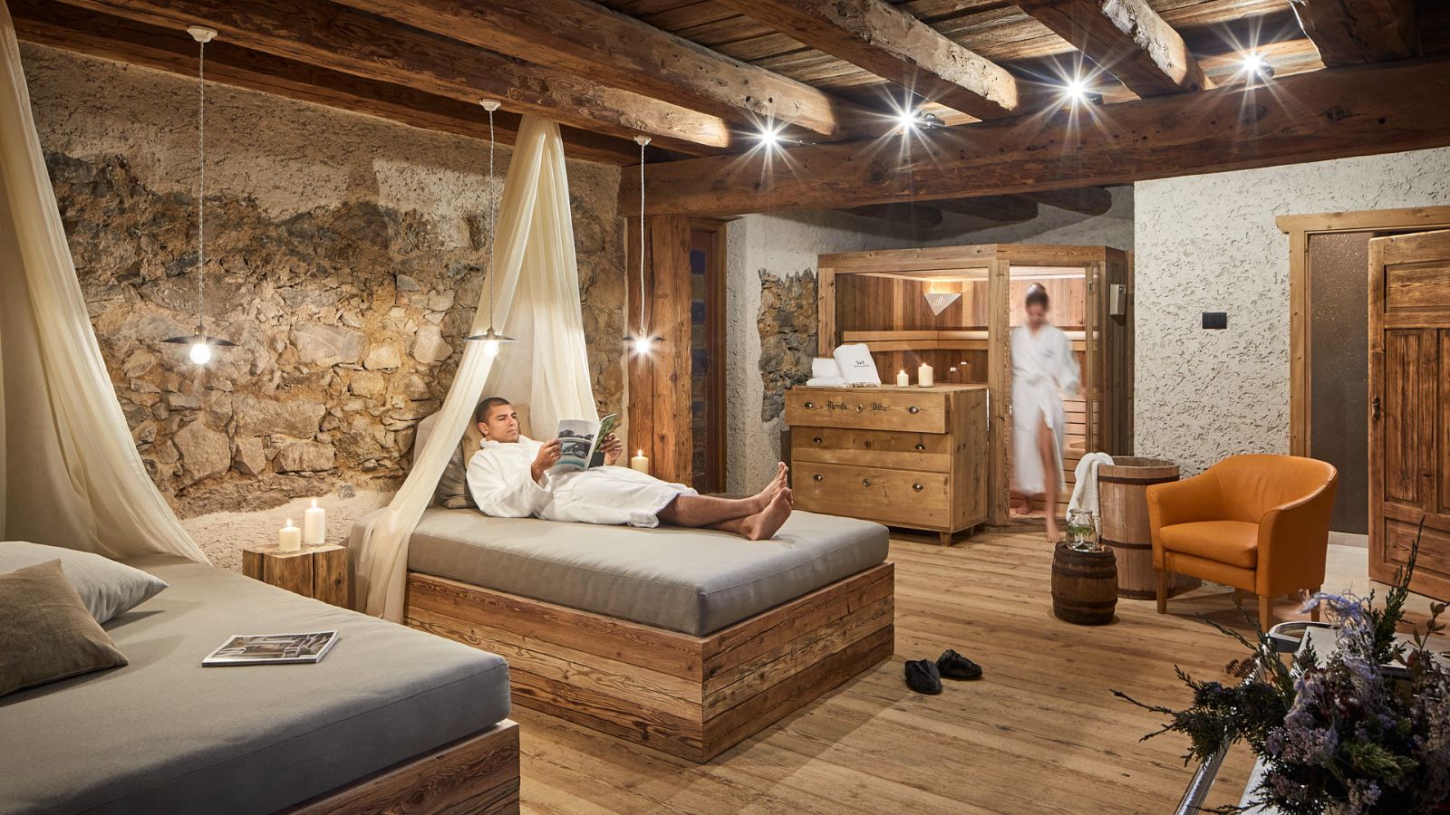Luxury-Ski-Chalet-Alta-Badia-Chalet-Sotciastel-Oxford-Ski-Bedroom (5).jpg