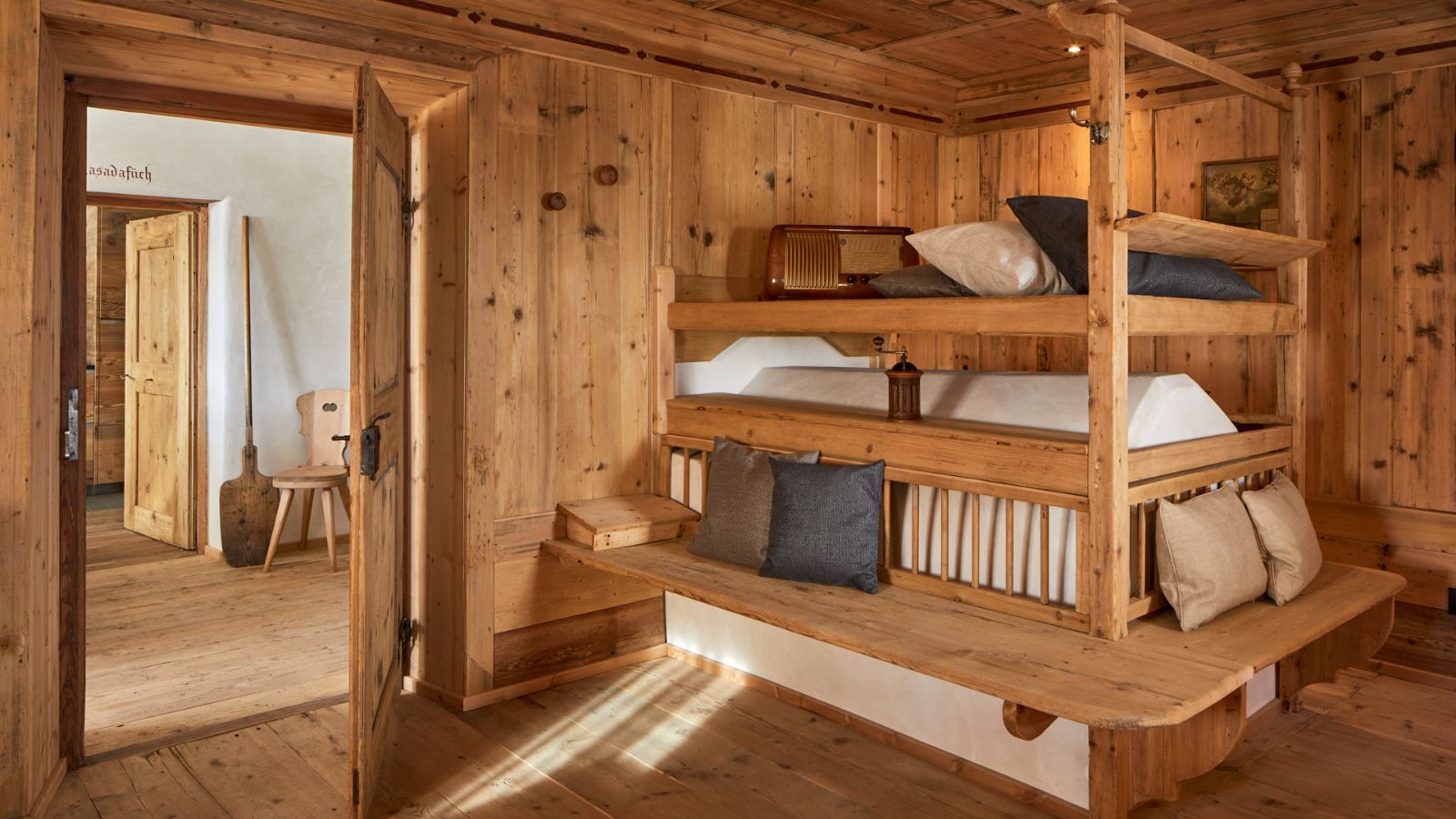 Luxury-Ski-Chalet-Alta-Badia-Chalet-Sotciastel-Oxford-Ski-Bunkroom.jpg