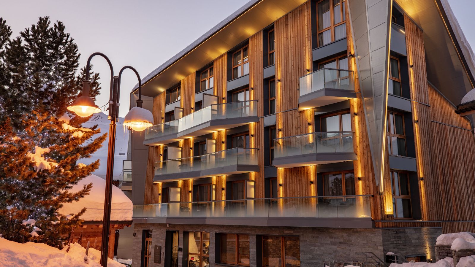 Le Diamond Rock - Exterior.jpg