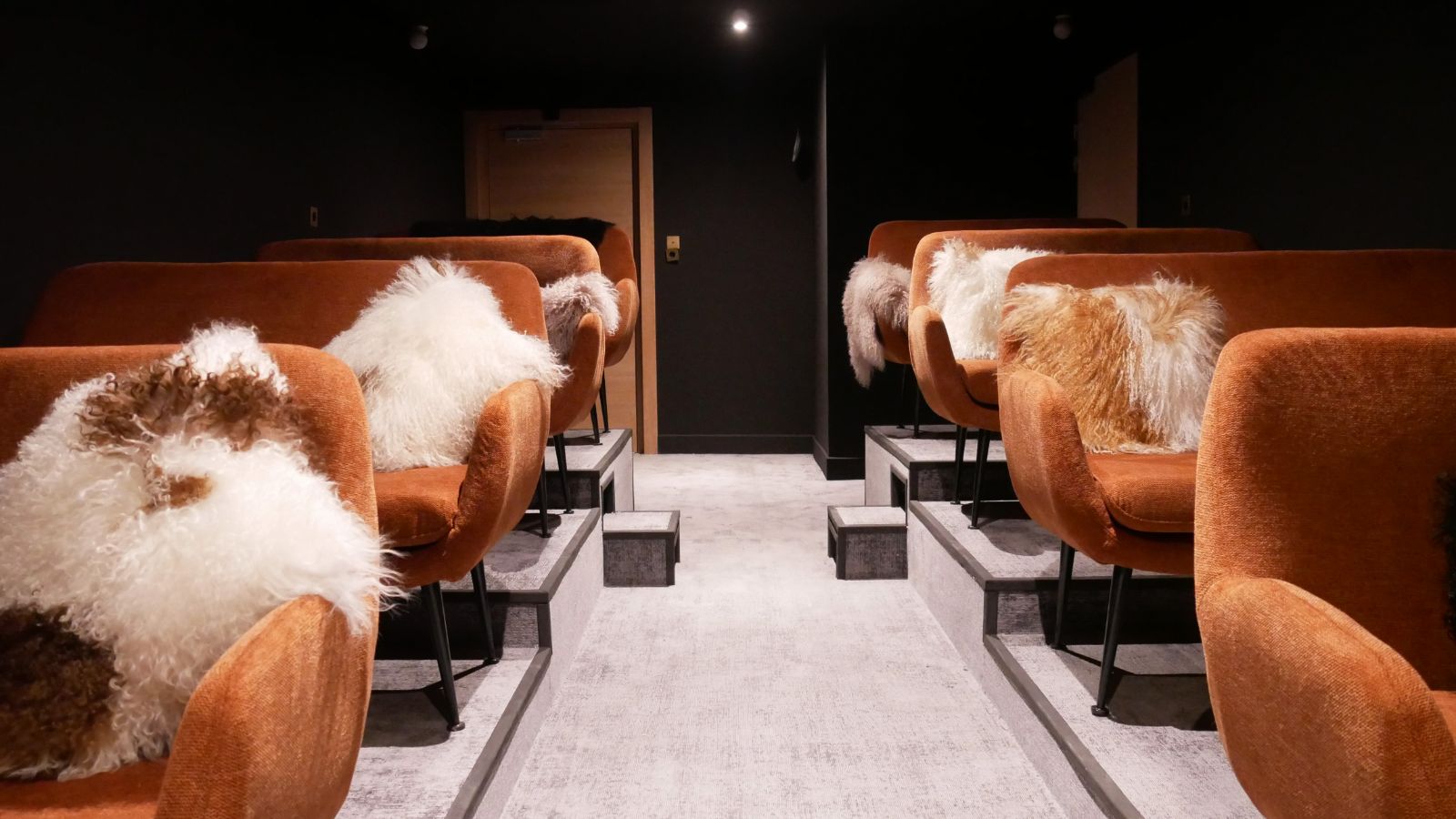 Le Diamond Rock - Cinema Room.JPG