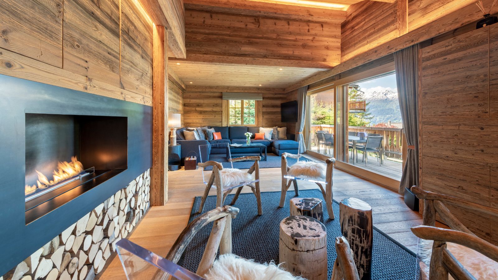 Luxury-ski-chalet-osc-sve-verbier-daphne-livingfire.jpg