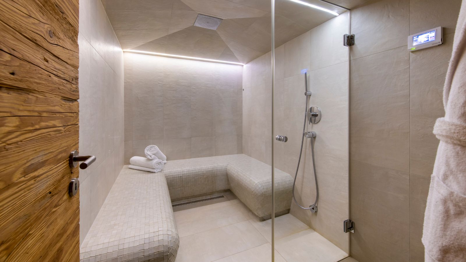 Luxury-ski-chalet-osc-sve-verbier-daphne-steamroom.jpg