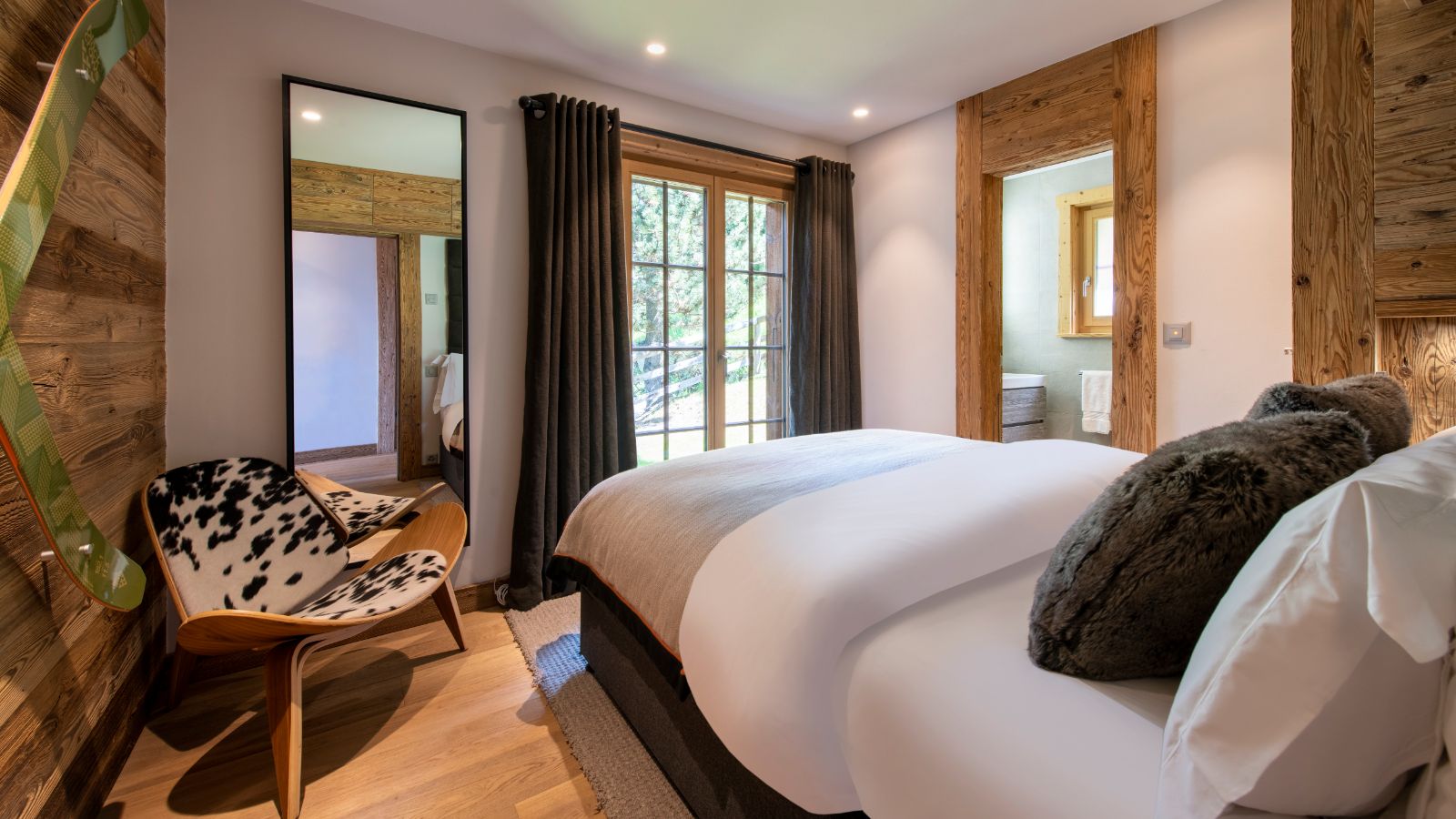 Luxury-ski-chalet-osc-sve-verbier-daphne-bedroom1.jpg