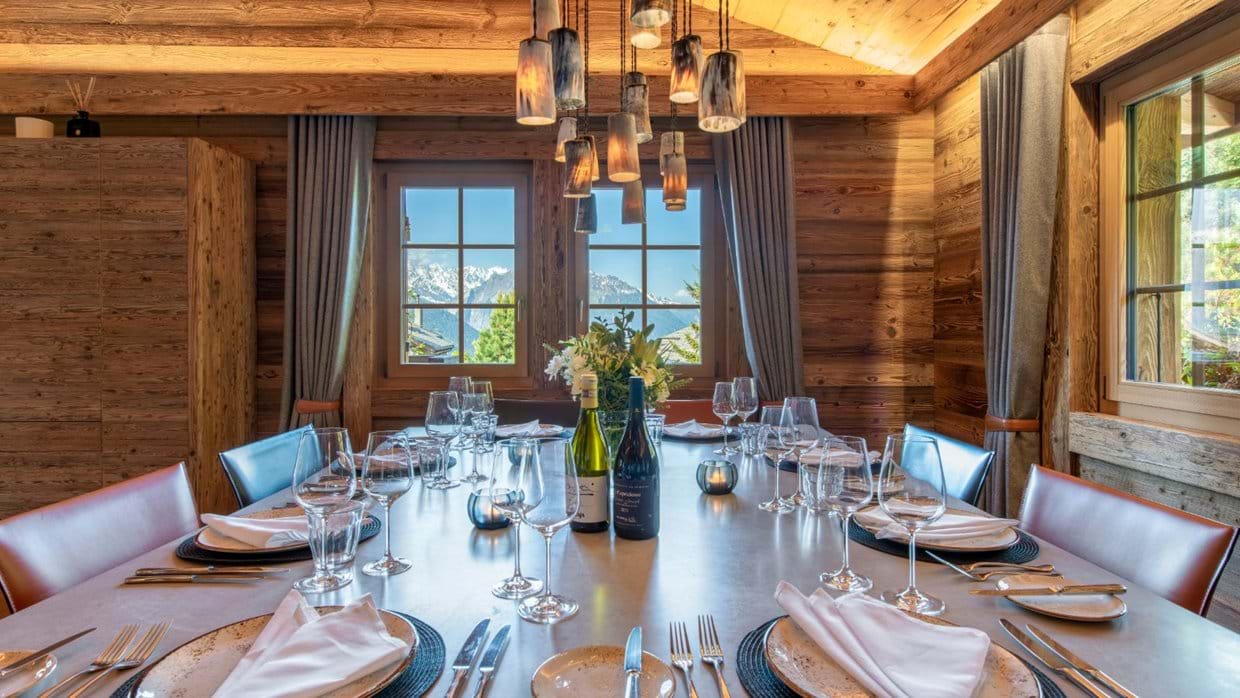 Luxury-ski-chalet-osc-sve-verbier-daphne-dining2.jpg