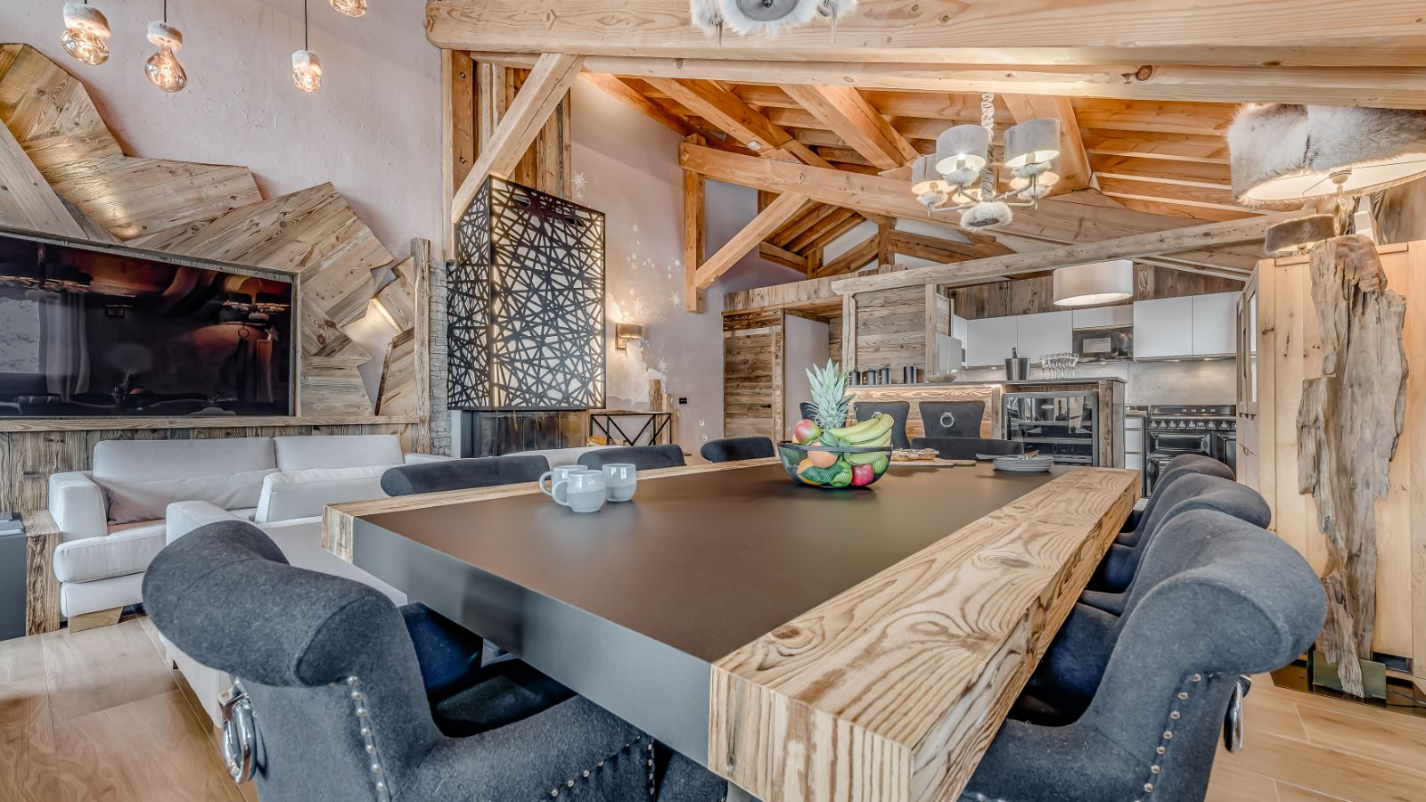 Luxury-Ski-Chalet- Tignes-Chalet Macha-Oxford-Ski-Dining (5).jpg