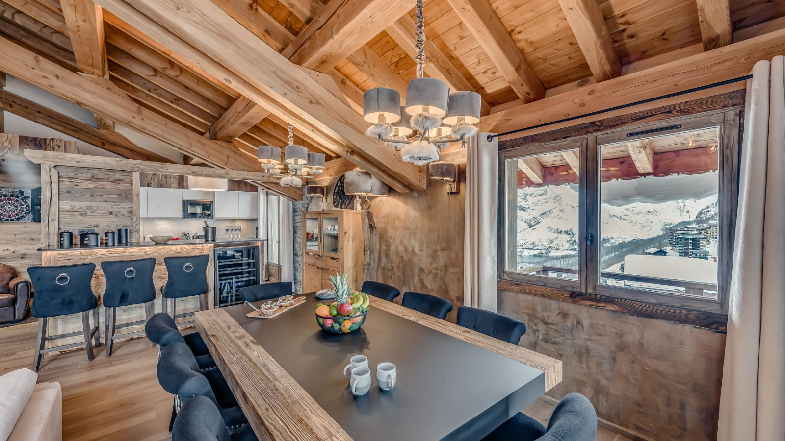 Luxury-Ski-Chalet- Tignes-Chalet Macha-Oxford-Ski-Dining (10).jpg