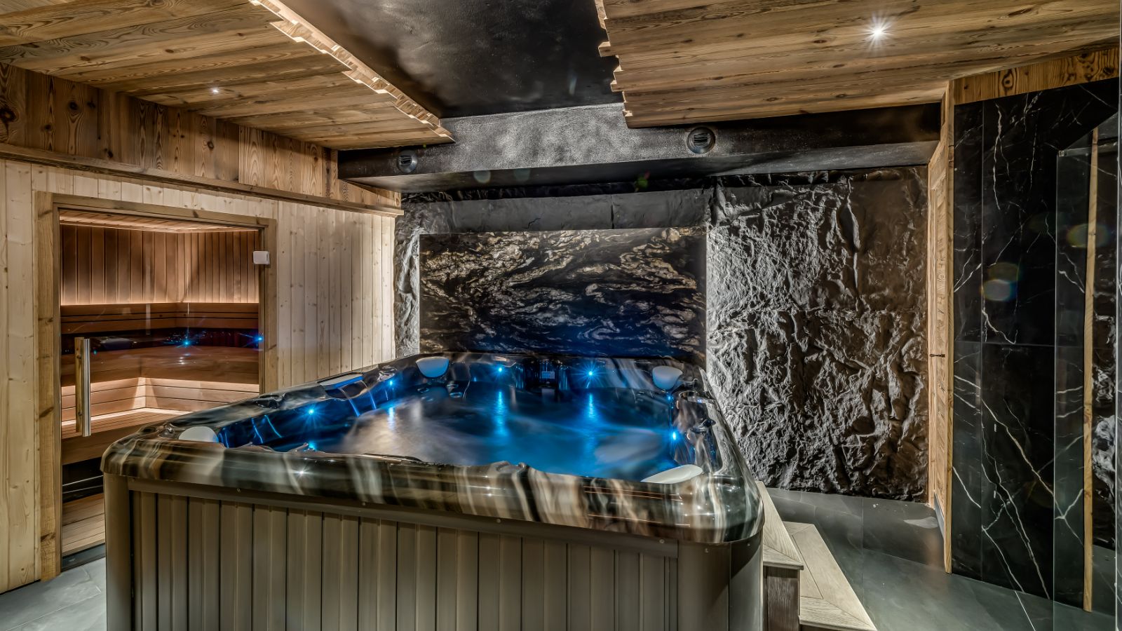Luxury-Ski-Chalet-Tignes-Chalet-Ganga-Oxford-Ski-Hot-Tub.jpg