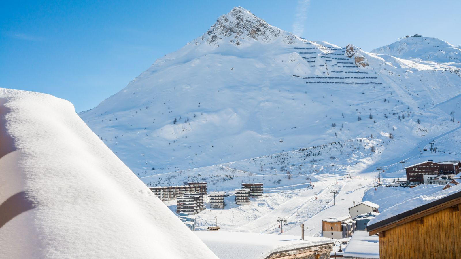 Luxury-Ski-Chalet-Tignes-Chalet-Ganga-Oxford-Ski-View (11).jpg