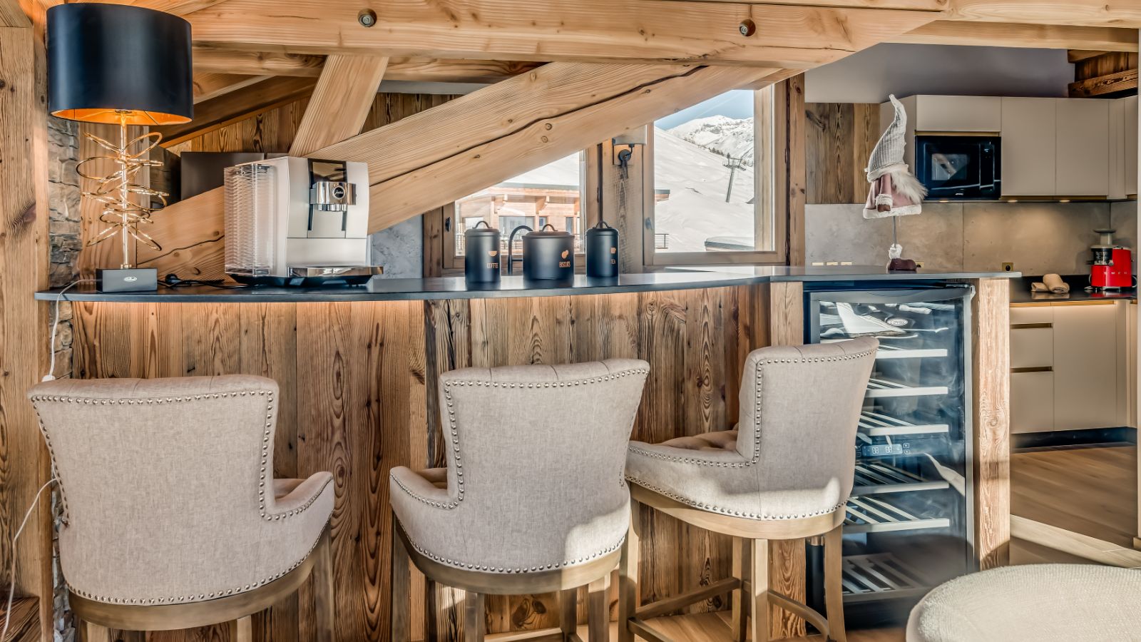 Luxury-Ski-Chalet-Tignes-Chalet-Ganga-Oxford-Ski-Bar.jpg