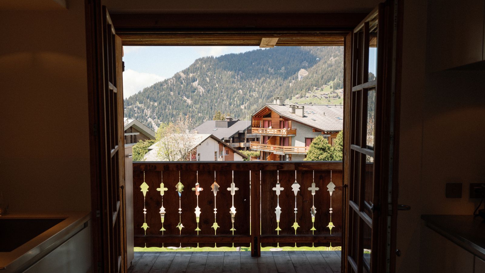 Luxury-ski-chalet-verbier-oxford-ski-balcony door.jpg