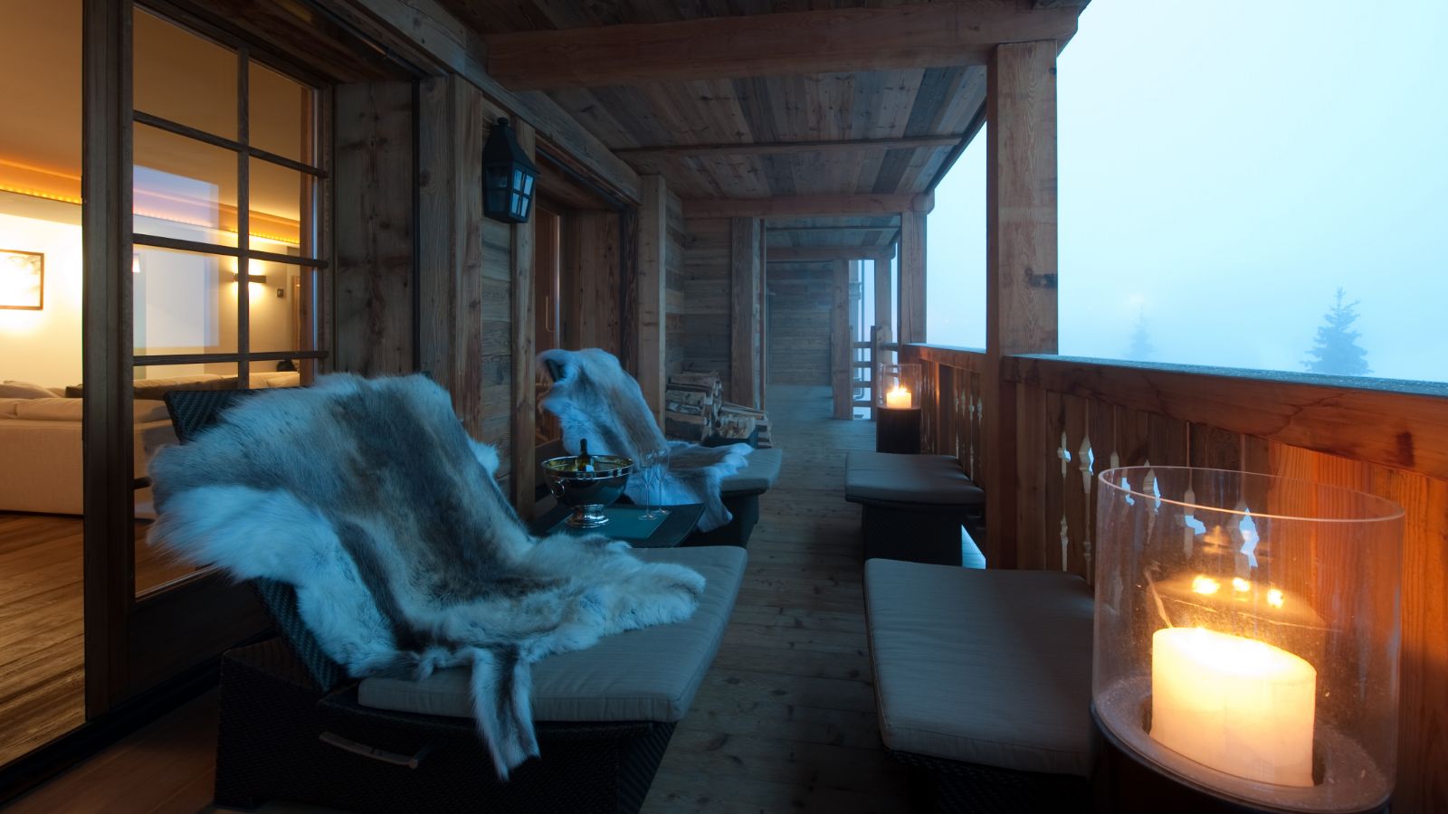 Luxury-ski-chalet-verbier-oxford-ski-balcony.jpg