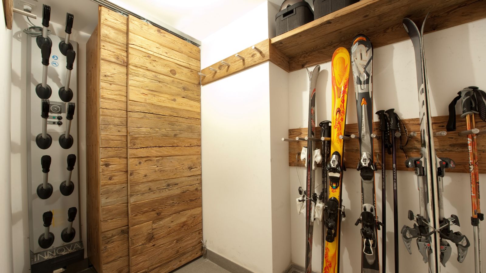 Luxury-ski-chalet-verbier-oxford-ski-ski locker.jpg
