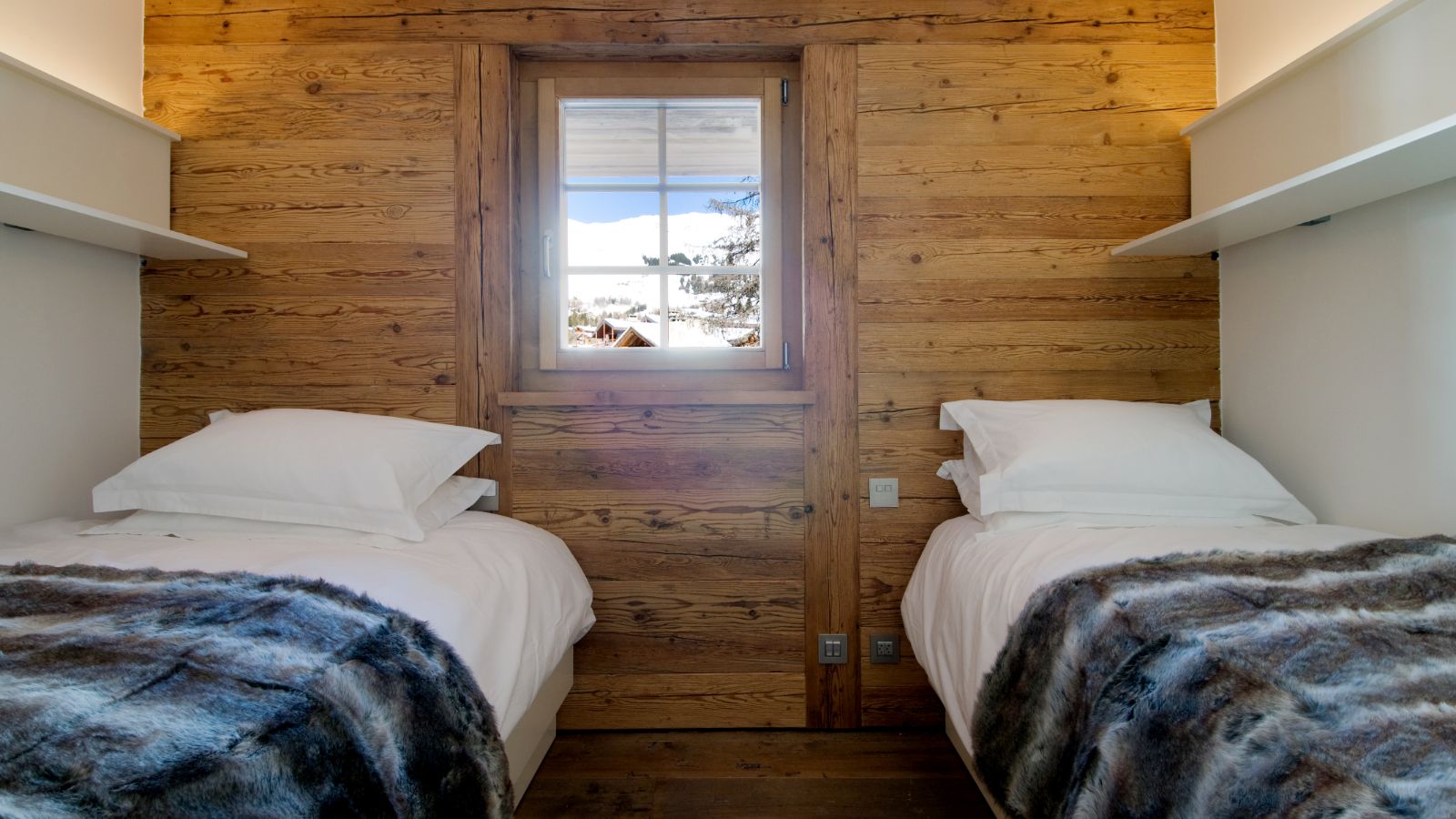 Luxury-ski-chalet-verbier-oxford-ski-twin.jpg