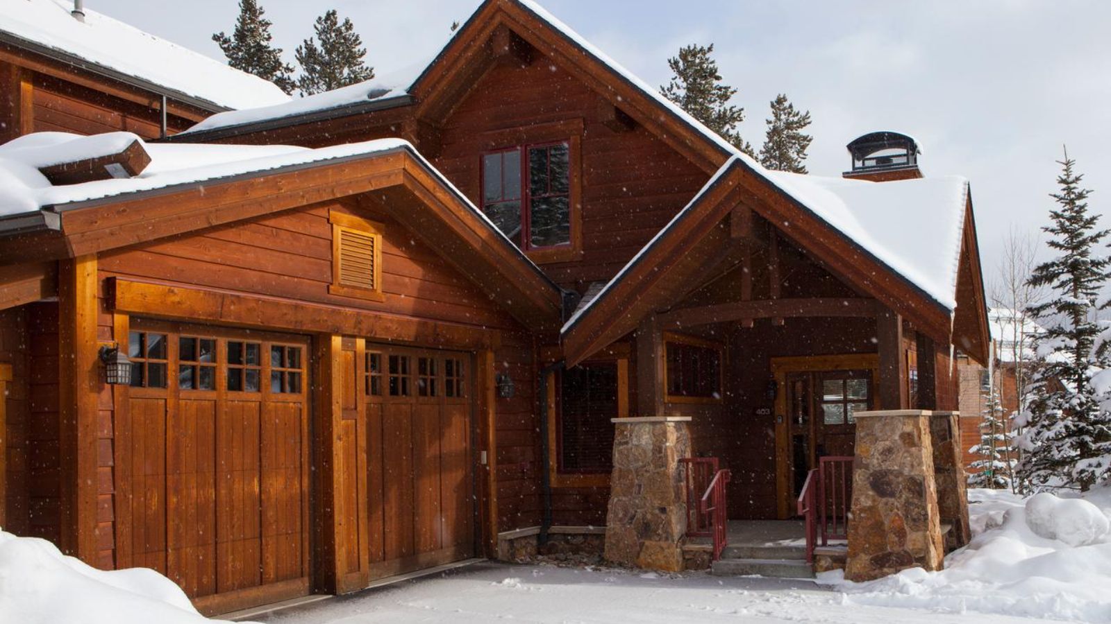 Luxury-Ski-Hotel-Breakenridge-Mountain-Thunder-Lodge-Oxford-Ski-Exterior (7).jpg