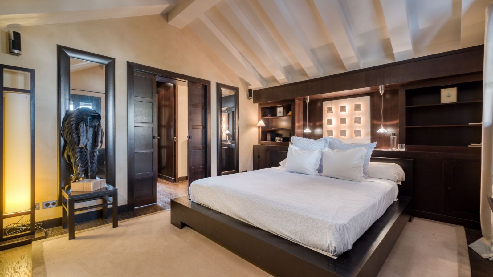 Luxury-ski-chalet-megeve-ketchina-oxford-ski-bed.jpg
