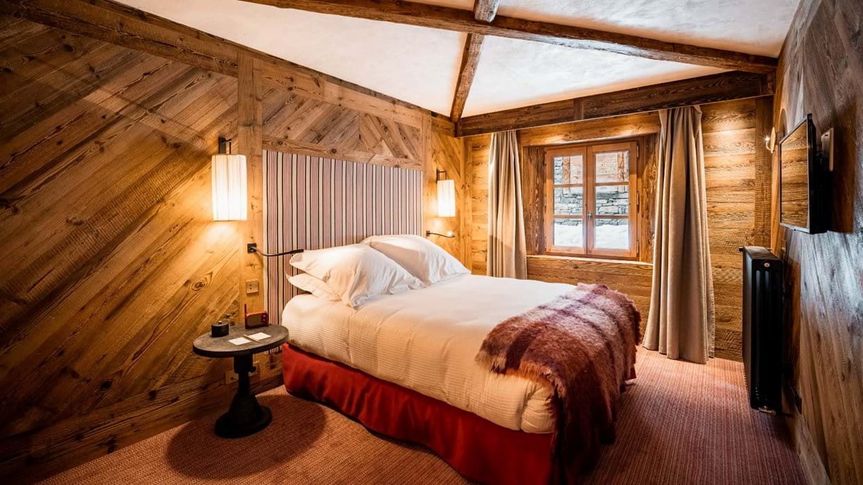 luxury-ski-chalet-val-disere-chalet-sequoia-oxford-ski (6).jpg