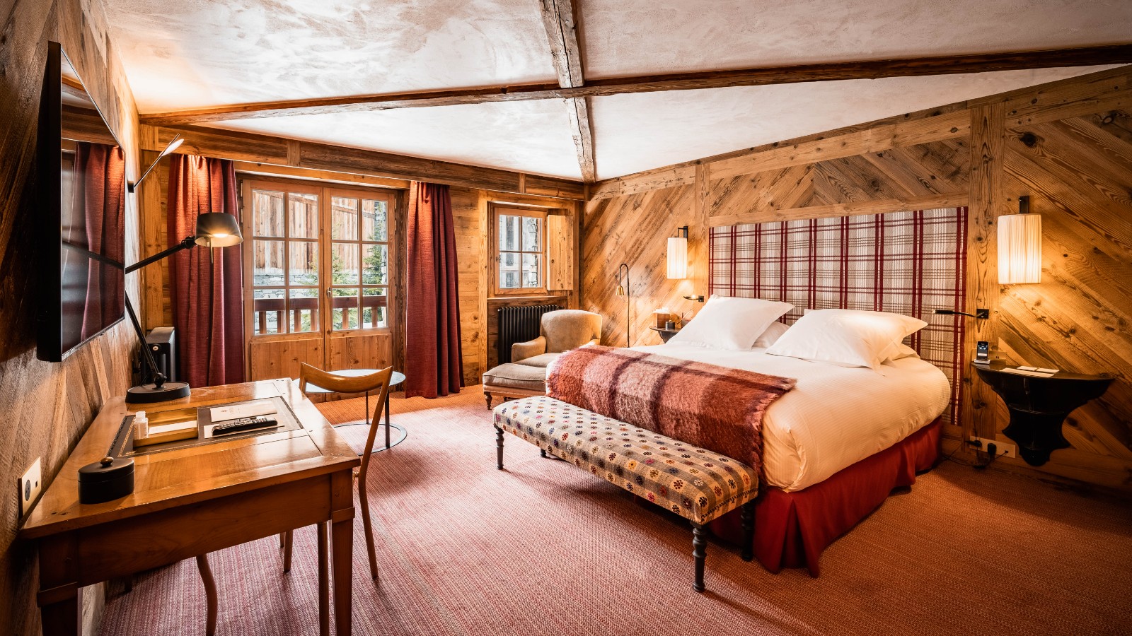 luxury-ski-chalet-val-disere-chalet-sequoia-oxford-ski (9).jpg