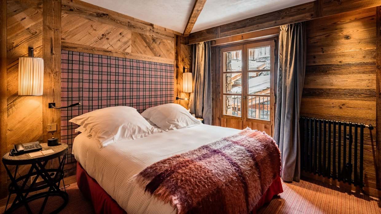 luxury-ski-chalet-val-disere-chalet-sequoia-oxford-ski (11).jpg