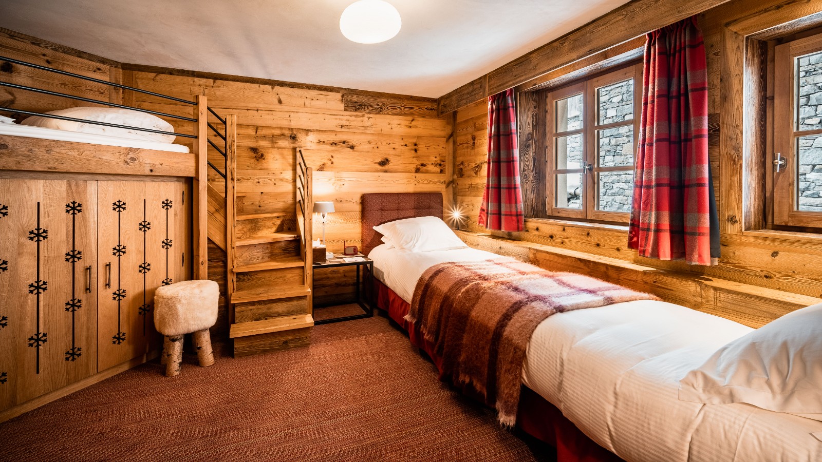 luxury-ski-chalet-val-disere-chalet-sequoia-oxford-ski (12).jpg