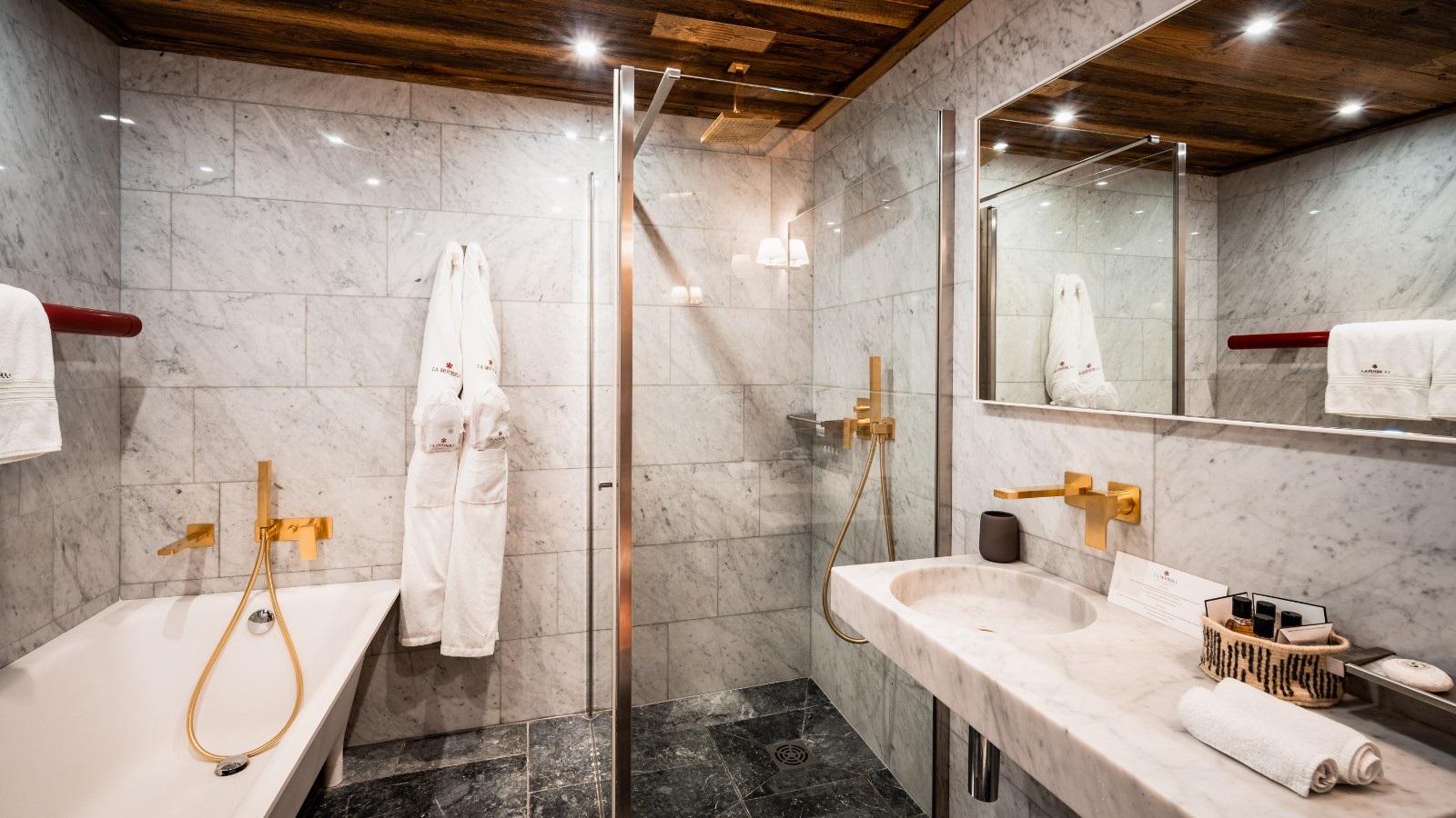 luxury-ski-chalet-val-disere-chalet-sequoia-oxford-ski (13).jpg