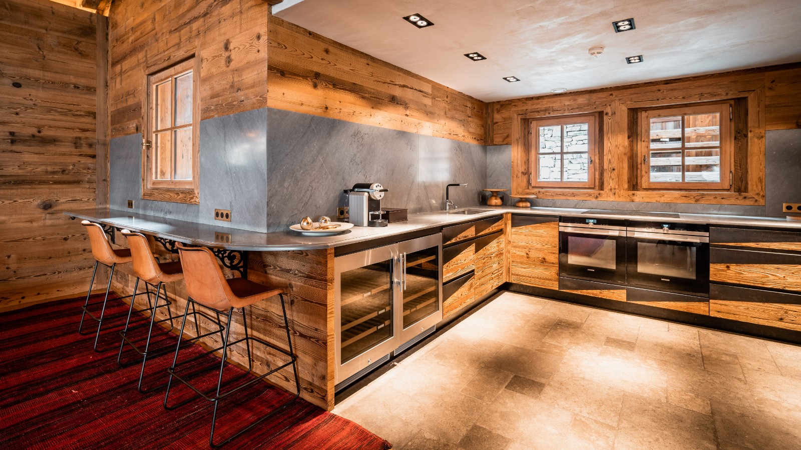 luxury-ski-chalet-val-disere-chalet-sequoia-oxford-ski (17).jpg