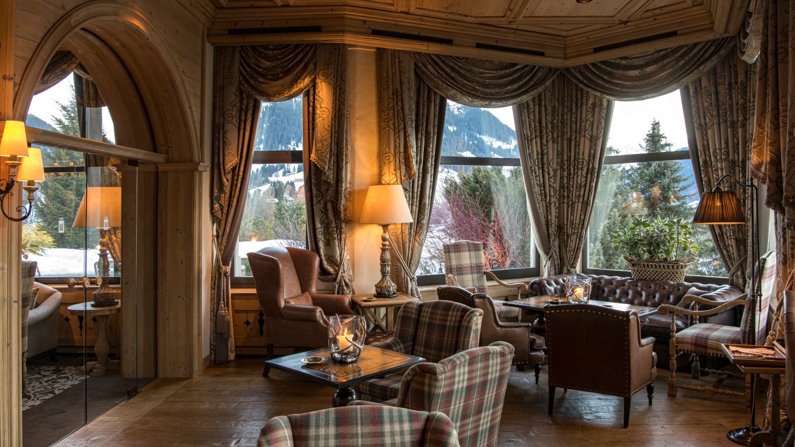 Copyright Gstaad Palace_Fumoir (2).jpg