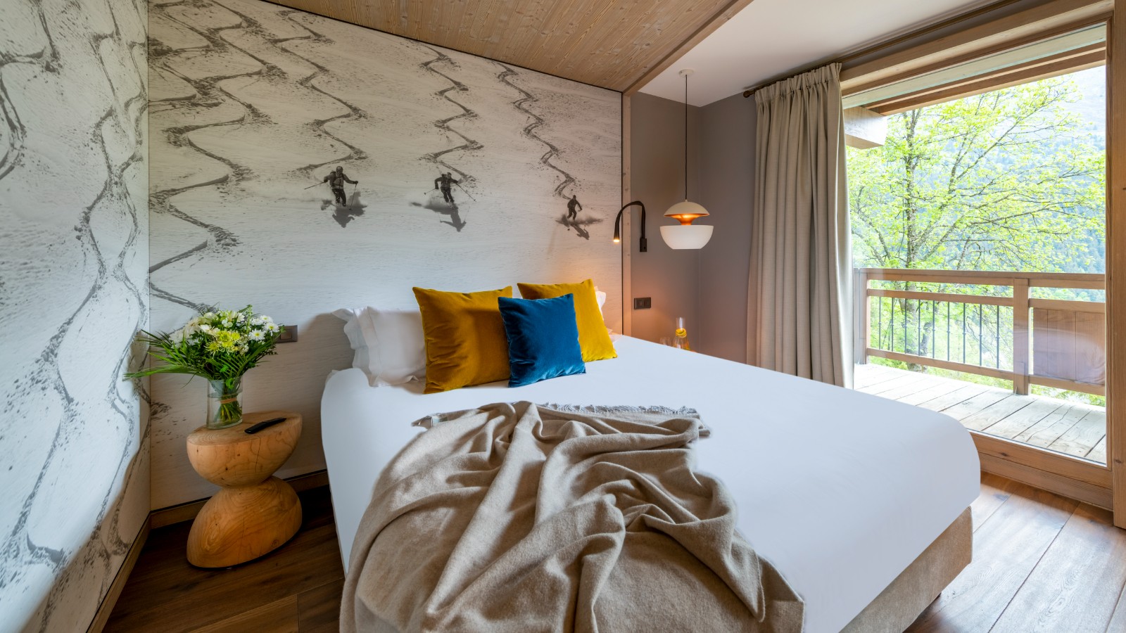 luxury-ski-chalet-meribel-chalet-altius-oxford-ski-company (1).jpg