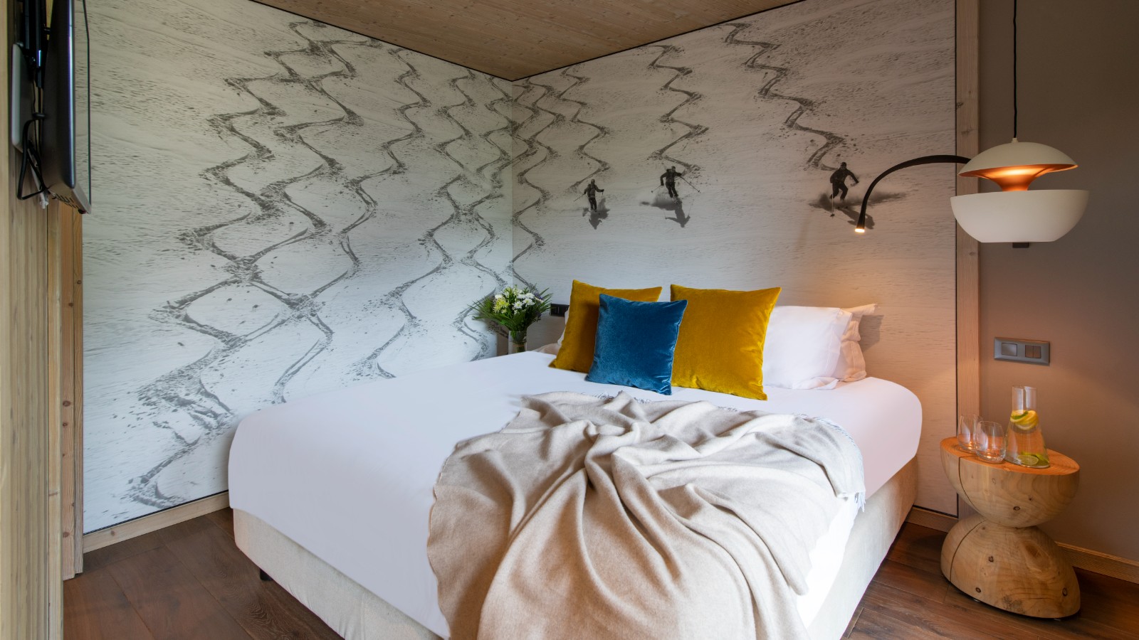 luxury-ski-chalet-meribel-chalet-altius-oxford-ski-company (2).jpg