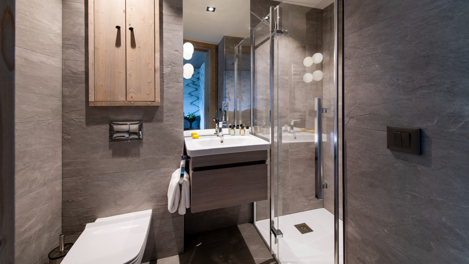 luxury-ski-chalet-meribel-chalet-altius-oxford-ski-company (3).jpg