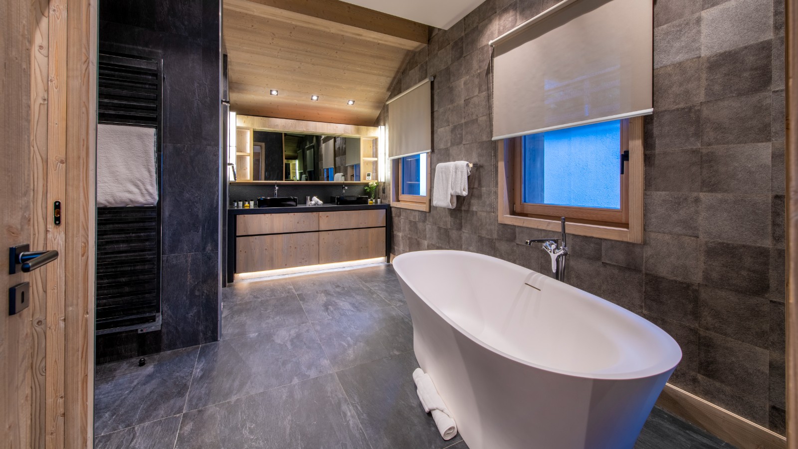 luxury-ski-chalet-meribel-chalet-altius-oxford-ski-company (33).jpg