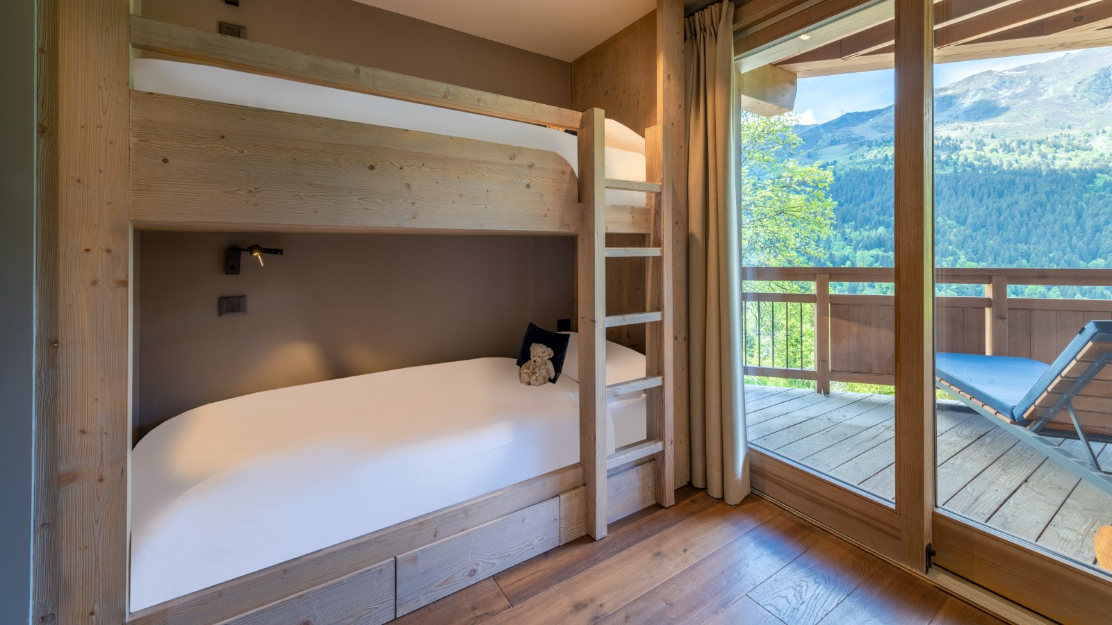 luxury-ski-chalet-meribel-chalet-altius-oxford-ski-company (38).jpg