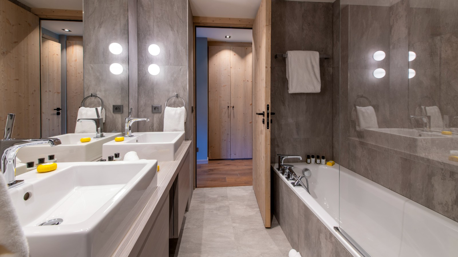 luxury-ski-chalet-meribel-chalet-altius-oxford-ski-company (39).jpg