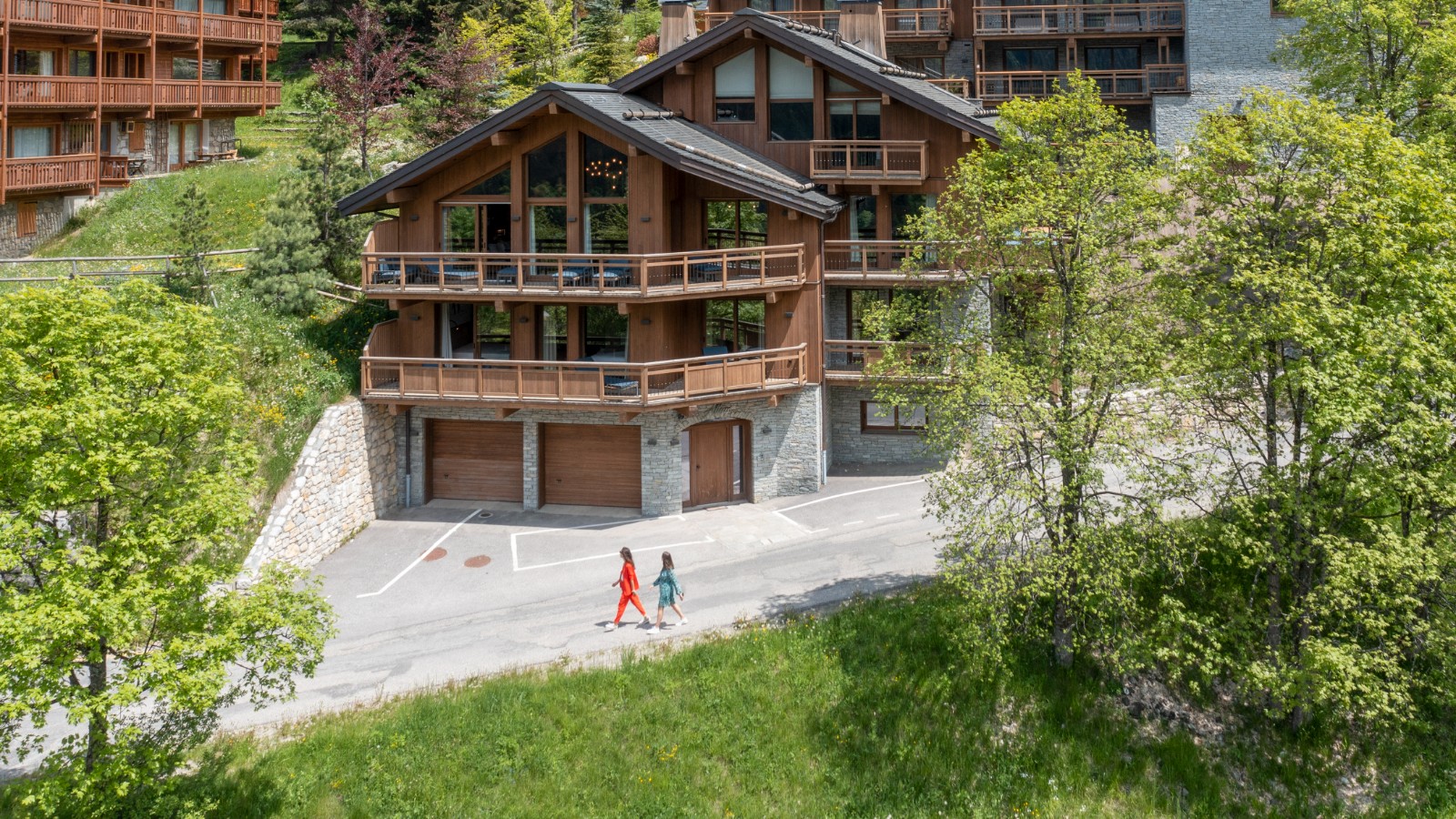 luxury-ski-chalet-meribel-chalet-altius-oxford-ski-company (22).jpg