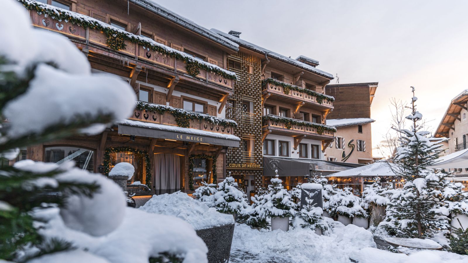Luxury-Ski-Hotel-Megeve-Coeur-de-Megeve-Oxford-Ski-Exterior.jpg