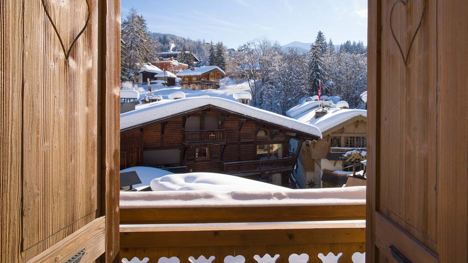 Luxury-Ski-Hotel-Megeve-Coeur-de-Megeve-Oxford-Ski-Window-View.jpg