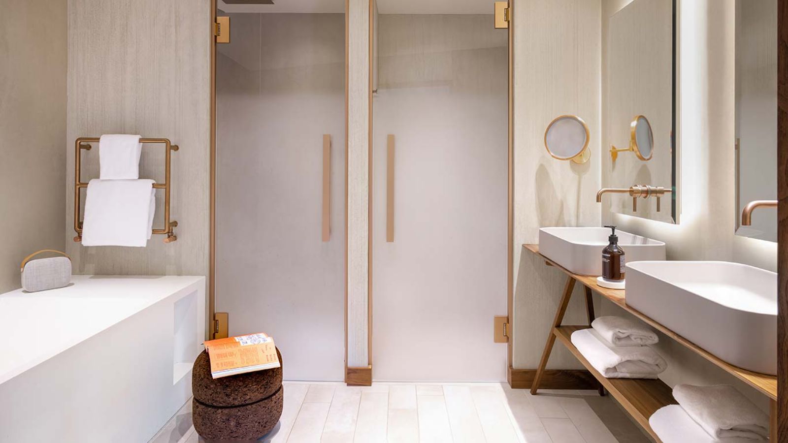 Luxury-Ski-Hotel-Megeve-Coeur-de-Megeve-Oxford-Ski-Bathroom.jpg