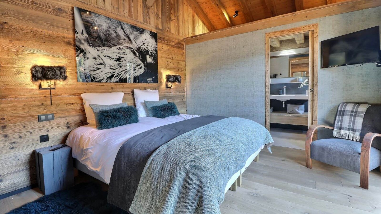 Chalet-Sandjeman-Morzine-Bedroom.jpg