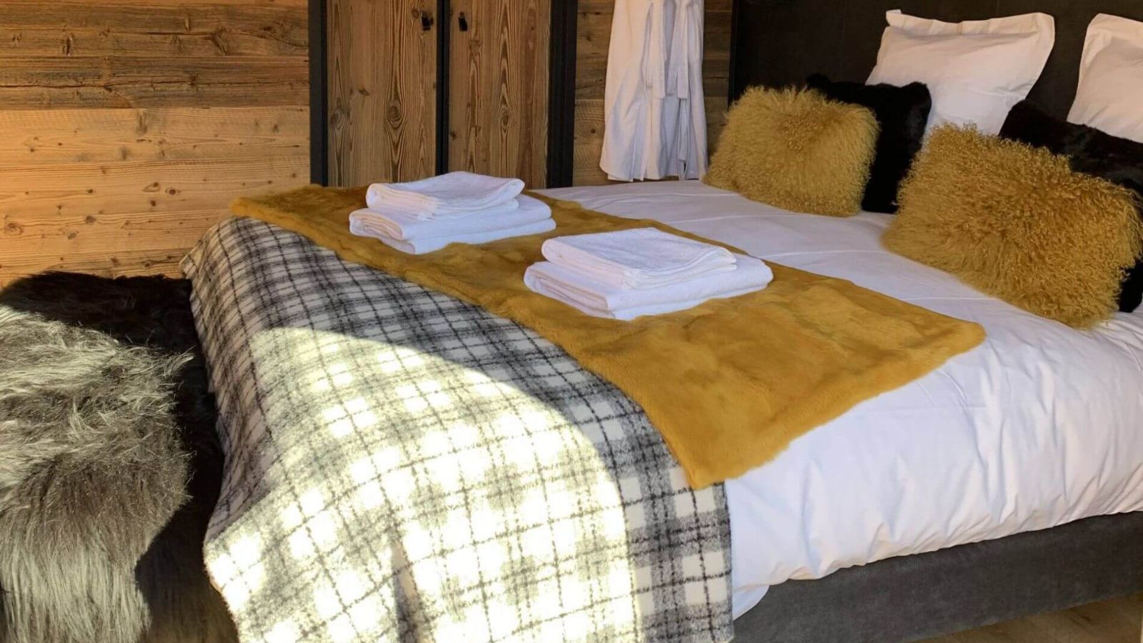 Chalet-Sandjeman-Morzine-Chambre.jpg